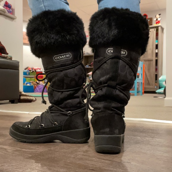 Adorable COACH winter Boots - Picture 3 of 7